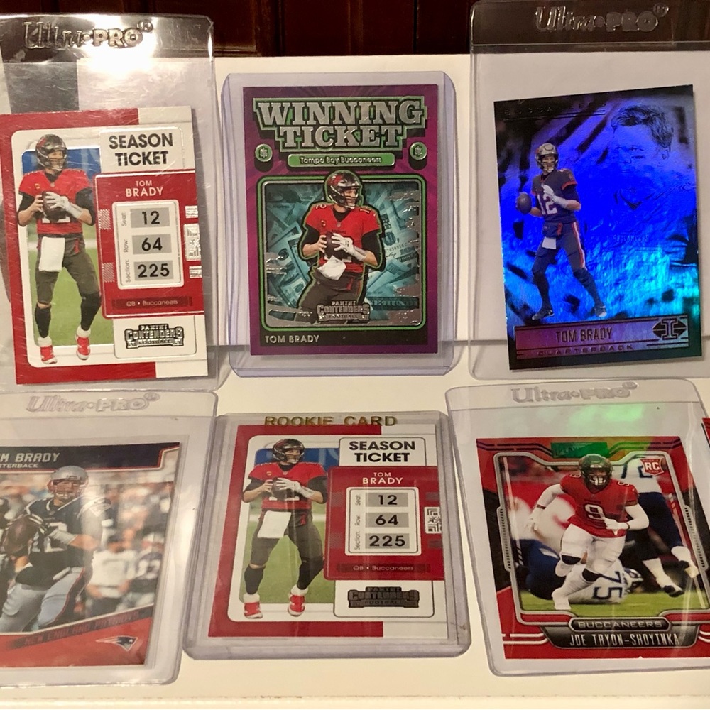 2021 Panini Tom Brady & Buccaneers Card Lot, 11 Cards, Illusion & Contenders